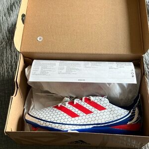 Soccer cleats NWT